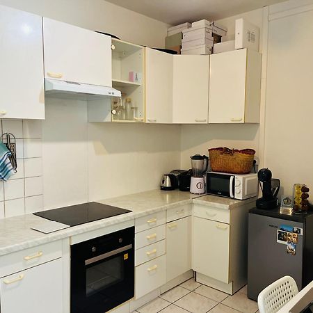 Apartment In Montmartre, Paris, Near Sacre-Coeur Read Host Profile For Booking Luaran gambar