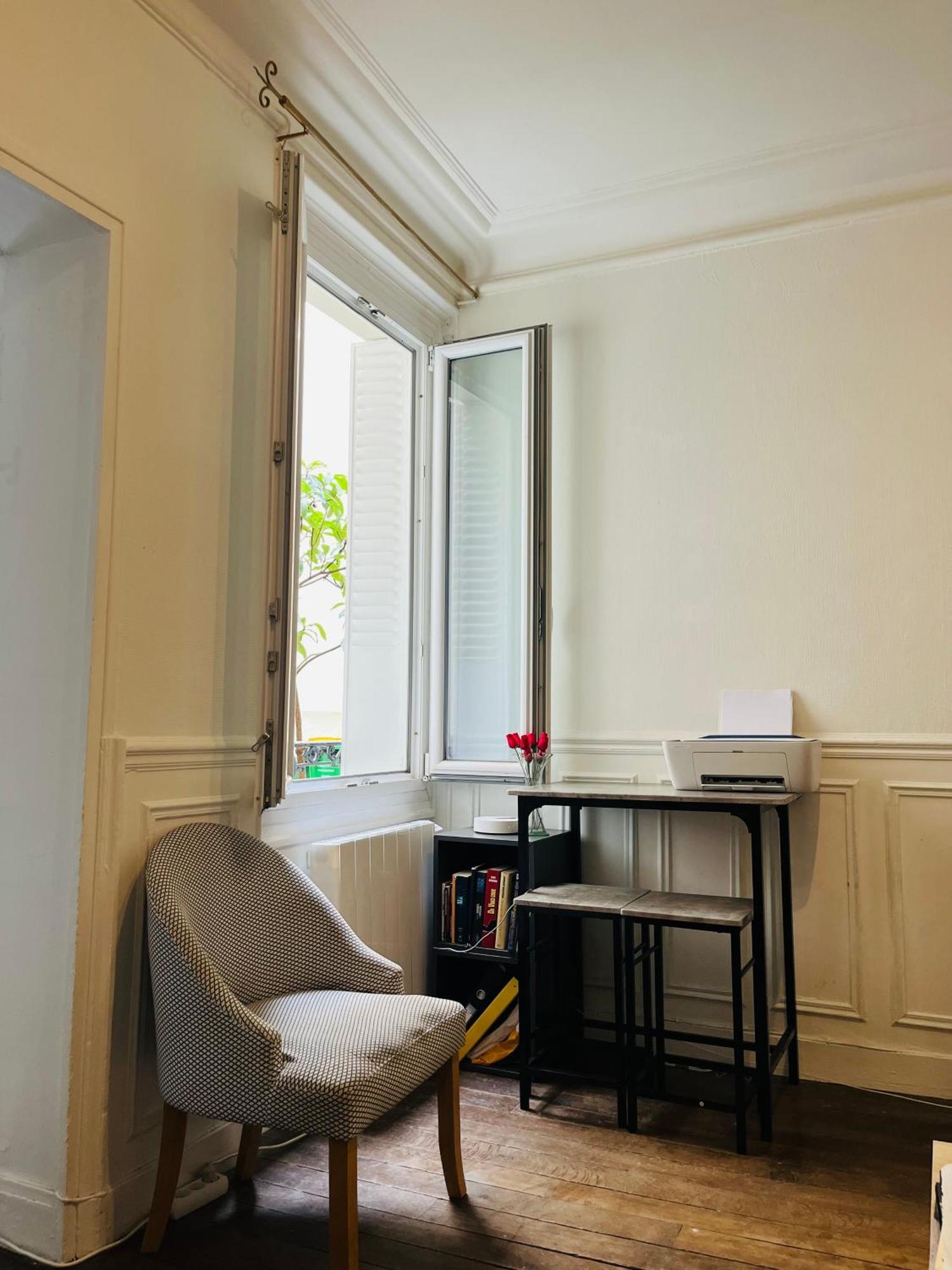Apartment In Montmartre, Paris, Near Sacre-Coeur Read Host Profile For Booking Luaran gambar
