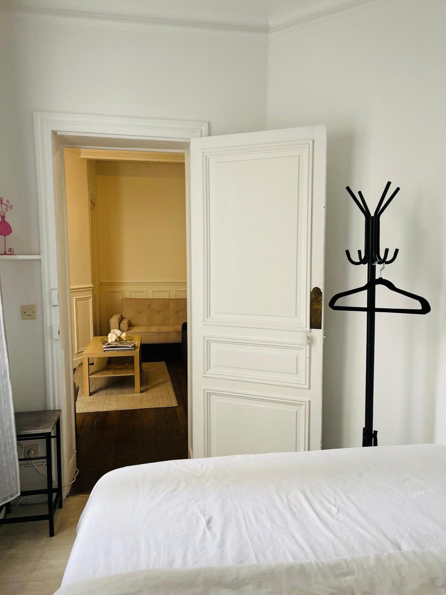 Apartment In Montmartre, Paris, Near Sacre-Coeur Read Host Profile For Booking Luaran gambar